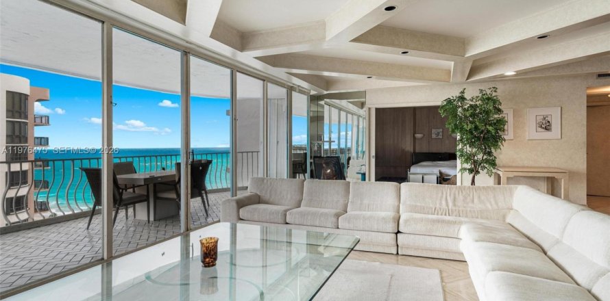 Condo à Bal Harbour, Floride, 2 chambres  № 2041947