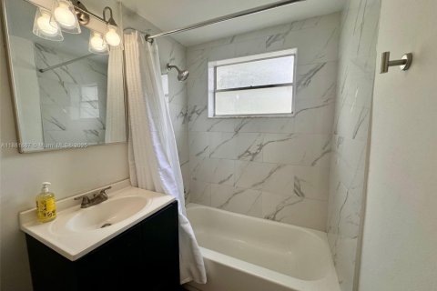 Copropriété à louer à North Miami, Floride: 1 chambre, 57.23 m2 № 1947326 - photo 9