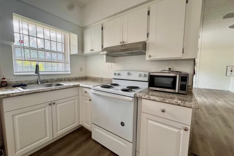 Copropriété à louer à North Miami, Floride: 1 chambre, 57.23 m2 № 1947326 - photo 5