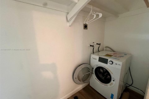 Copropriété à louer à North Miami, Floride: 1 chambre, 57.23 m2 № 1947326 - photo 8