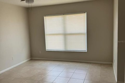 Villa ou maison à louer à Kissimmee, Floride: 3 chambres, 130.99 m2 № 2222514 - photo 3