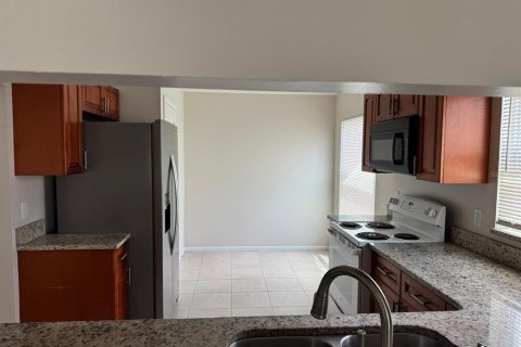 Villa ou maison à louer à Kissimmee, Floride: 3 chambres, 130.99 m2 № 2222514 - photo 8