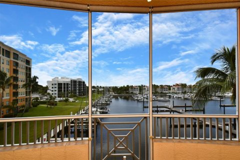Copropriété à vendre à Punta Gorda, Floride: 2 chambres, 106 m2 № 2312752 - photo 27