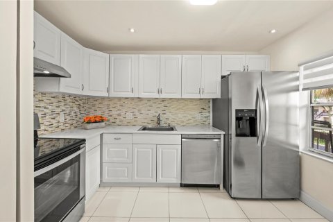 Condo in Boca Raton, Florida, 2 bedrooms  № 2190039 - photo 25