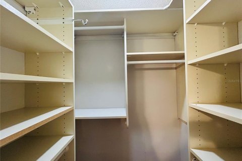 Condo in Orlando, Florida, 3 bedrooms  № 1882741 - photo 18