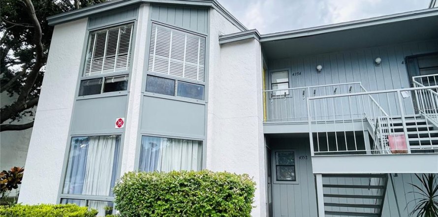 Condo in Orlando, Florida, 3 bedrooms № 1882741