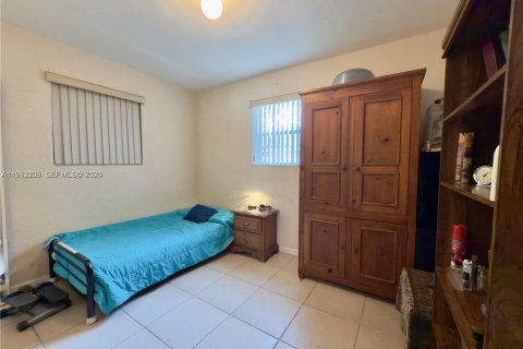 Villa ou maison à louer à Hollywood, Floride: 2 chambres, 86.96 m2 № 2025275 - photo 7