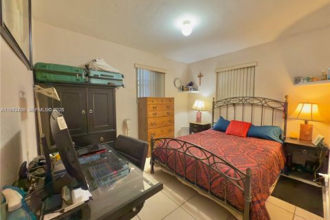 Villa ou maison à louer à Hollywood, Floride: 2 chambres, 86.96 m2 № 2025275 - photo 5