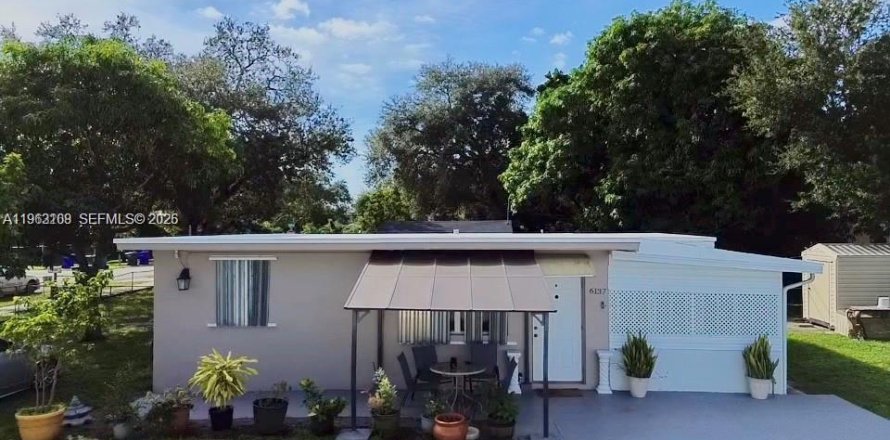 Villa ou maison à Hollywood, Floride 2 chambres, 86.96 m2 № 2025275