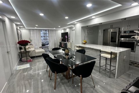 Condominio en venta en Aventura, Florida, 2 dormitorios, 116.22 m2 № 1846237 - foto 2