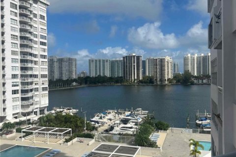 Condominio en venta en Aventura, Florida, 2 dormitorios, 116.22 m2 № 1846237 - foto 1