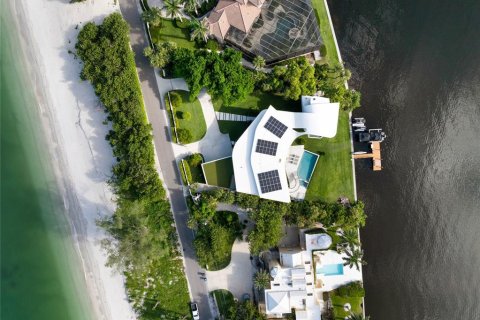 House in Nokomis, Florida 4 bedrooms, 391.03 sq.m. № 2410591 - photo 4