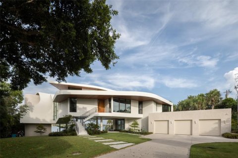 House in Nokomis, Florida 4 bedrooms, 391.03 sq.m. № 2410591 - photo 16