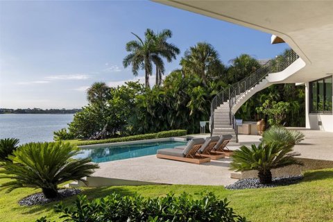 House in Nokomis, Florida 4 bedrooms, 391.03 sq.m. № 2410591 - photo 11