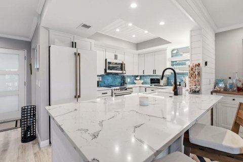 Condo in Longboat Key, Florida, 1 bedroom № 2145398