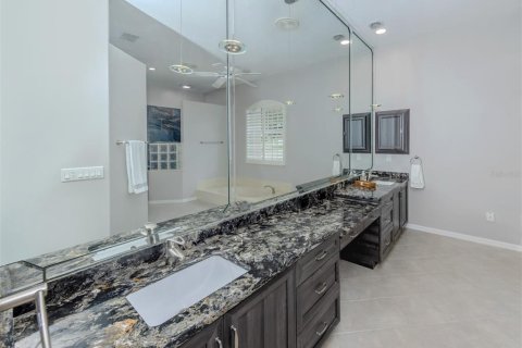 House in Venice, Florida 3 bedrooms, 262.63 sq.m. № 1841393 - photo 21