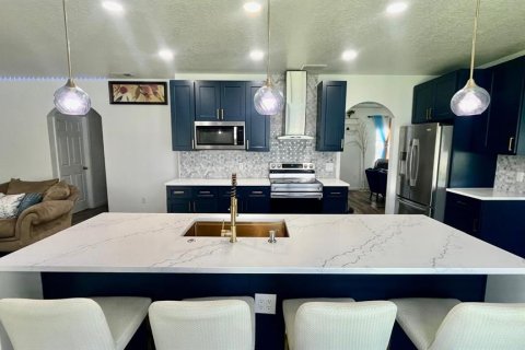 House in Kissimmee, Florida 4 bedrooms, 196.3 sq.m. № 2235404 - photo 10