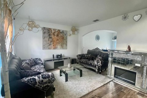 House in Kissimmee, Florida 4 bedrooms, 196.3 sq.m. № 2235404 - photo 5