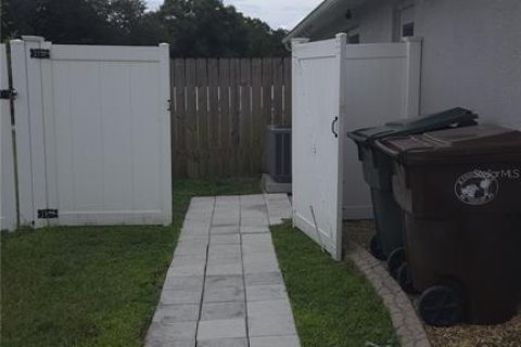 Casa en venta en Kissimmee, Florida, 4 dormitorios, 177.63 m2 № 1902391 - foto 3