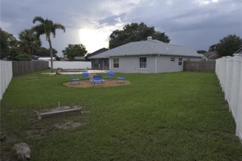 Casa en venta en Kissimmee, Florida, 4 dormitorios, 177.63 m2 № 1902391 - foto 2