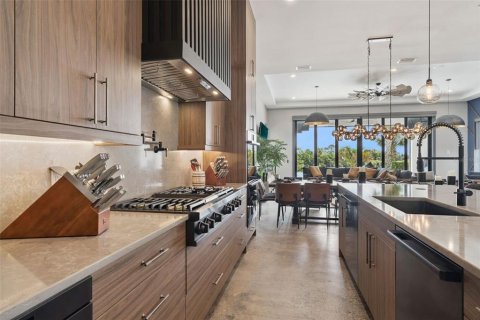 Купить виллу или дом в Фор-Корнерс, Флорида 10 комнат, 515.24м2, № 2422650 - фото 11