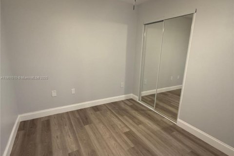 Condo in Miami, Florida, 2 bedrooms  № 1952352 - photo 8