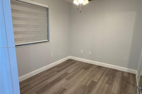 Condo in Miami, Florida, 2 bedrooms  № 1952352 - photo 15