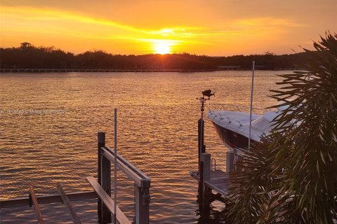 Touwnhouse à vendre à Hollywood, Floride: 3 chambres, 174.38 m2 № 1782090 - photo 6