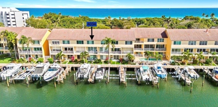 Touwnhouse à Hollywood, Floride 3 chambres, 174.38 m2 № 1782090