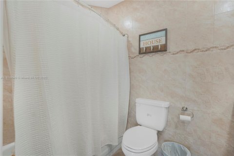 Touwnhouse à vendre à Hollywood, Floride: 3 chambres, 174.38 m2 № 1782090 - photo 12