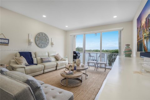 Touwnhouse à vendre à Hollywood, Floride: 3 chambres, 174.38 m2 № 1782090 - photo 23
