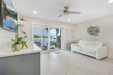 Touwnhouse à vendre à Hollywood, Floride: 3 chambres, 174.38 m2 № 1782090 - photo 10