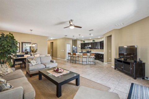 Villa ou maison à vendre à Kissimmee, Floride: 4 chambres, 183.76 m2 № 2142069 - photo 5