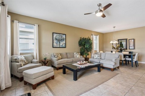 Villa ou maison à vendre à Kissimmee, Floride: 4 chambres, 183.76 m2 № 2142069 - photo 6