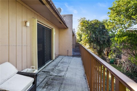 Townhouse in Davie, Florida 2 bedrooms, 126.35 sq.m. № 1726960 - photo 12