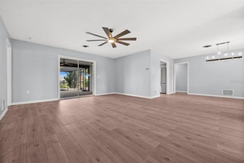 Villa ou maison à louer à Englewood, Floride: 3 chambres, 151.15 m2 № 1789591 - photo 11
