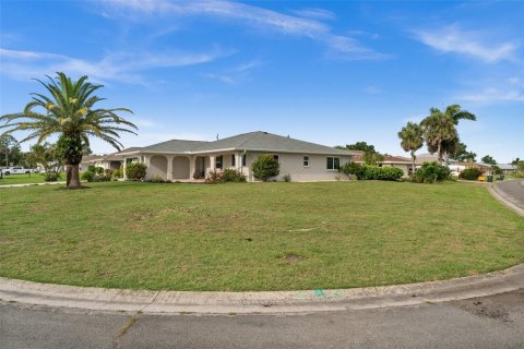 Villa ou maison à louer à Englewood, Floride: 3 chambres, 151.15 m2 № 1789591 - photo 3