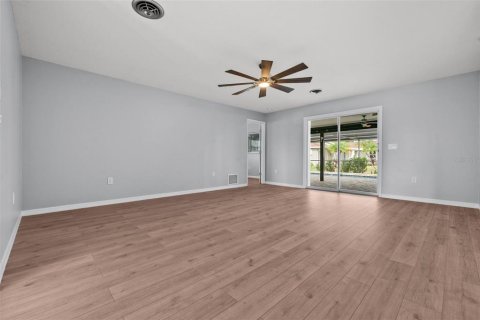 Villa ou maison à louer à Englewood, Floride: 3 chambres, 151.15 m2 № 1789591 - photo 15