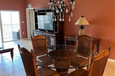 Townhouse in Bradenton, Florida 2 bedrooms, 127.09 sq.m. № 2222519 - photo 9