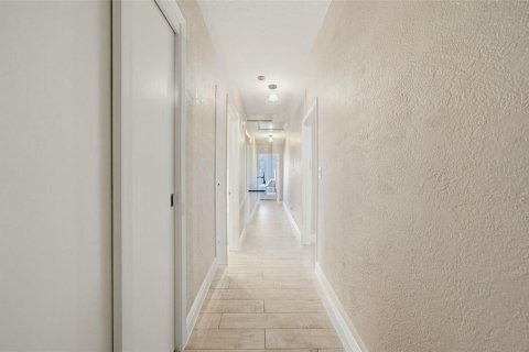 Villa ou maison à vendre à Saint Petersburg, Floride: 3 chambres, 163.04 m2 № 2398718 - photo 9