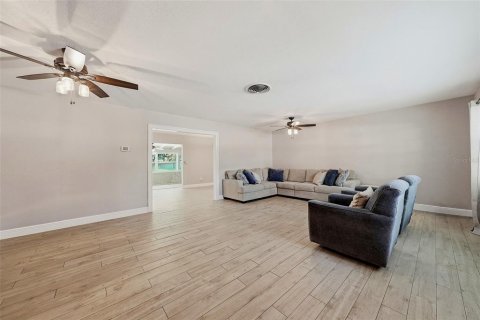Villa ou maison à vendre à Saint Petersburg, Floride: 3 chambres, 163.04 m2 № 2398718 - photo 15