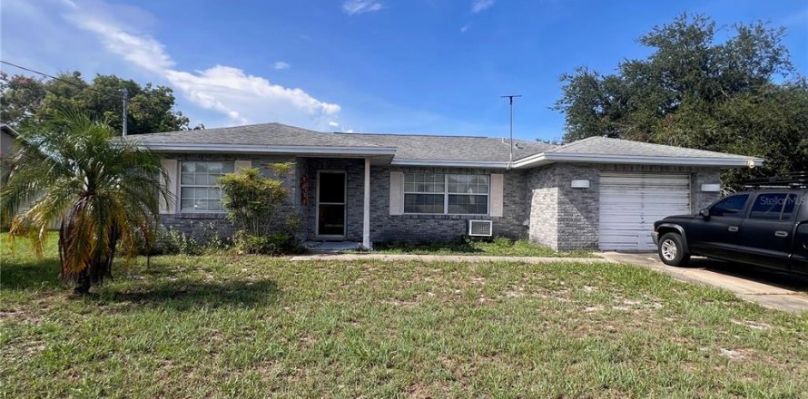House in Orange City, Florida 2 bedrooms, 102.29 sq.m. № 1882817