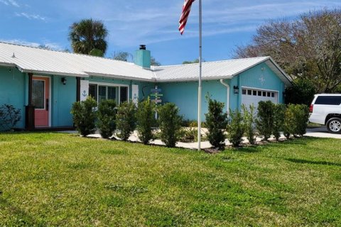 House in Palm Coast, Florida 2 bedrooms, 134.71 sq.m. № 1749387 - photo 1