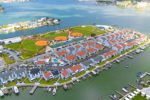 Condo in Madeira Beach, Florida, 2 bedrooms № 2109690 - photo 3