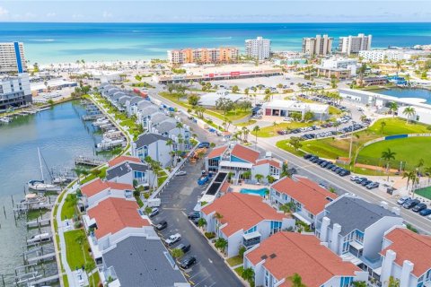 Condo in Madeira Beach, Florida, 2 bedrooms № 2109690 - photo 25