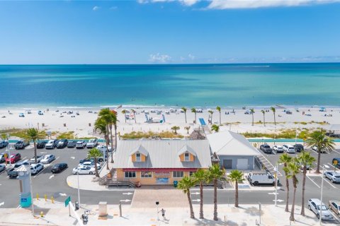 Condo in Madeira Beach, Florida, 2 bedrooms № 2109690 - photo 29