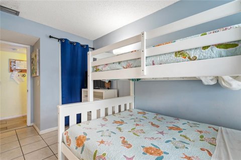 Condo in Madeira Beach, Florida, 2 bedrooms № 2109690 - photo 18