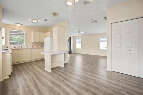 Apartment in Ocala, Florida 2 bedrooms, 85.47 sq.m. № 2277240 - photo 4