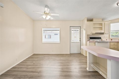 Apartment in Ocala, Florida 2 bedrooms, 85.47 sq.m. № 2277240 - photo 7