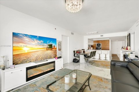Condominio en venta en Sunny Isles Beach, Florida, 2 dormitorios, 141.58 m2 № 1983528 - foto 3